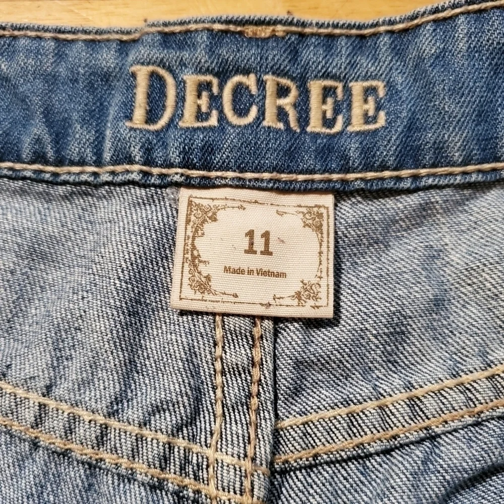 DECREE Juniors JR Size 11 Blue Denim Distresses Frayed Fringe Jean Shorts - Picture 3 of 4